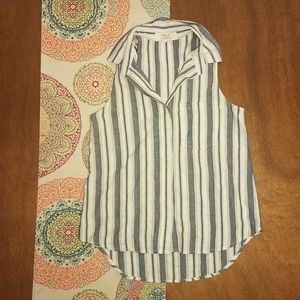 ⭐5 for $20⭐ Striped sleeveless button-up